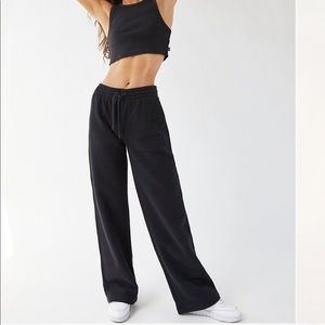 NWT aritzia cozyaf wide leg sweatpants